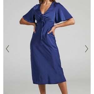 SHOWPO NICHOLLA MIDI DRESS - RUCHED FRONT ANGEL SLEEVE SLIP DRESS IN NAVY, NWT